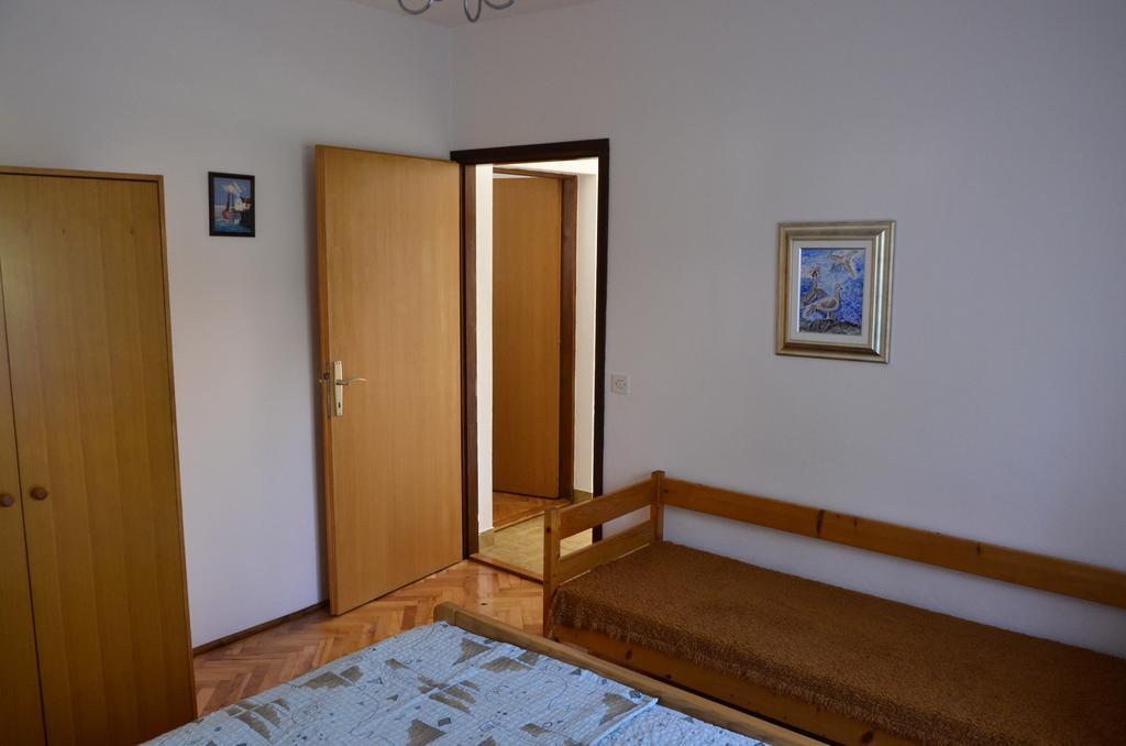 Apartment Anton Pinezići Extérieur photo